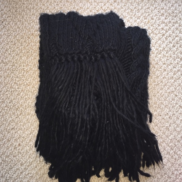 Black Cable Knit Scarf