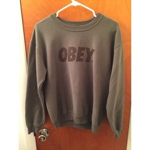 Obey dark green sweatshirt