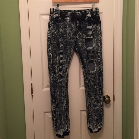 Ripped distressed jeans - Picture 1 of 3
