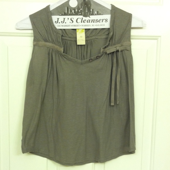 Anthropologie Tops - Anthropologie gray tank top