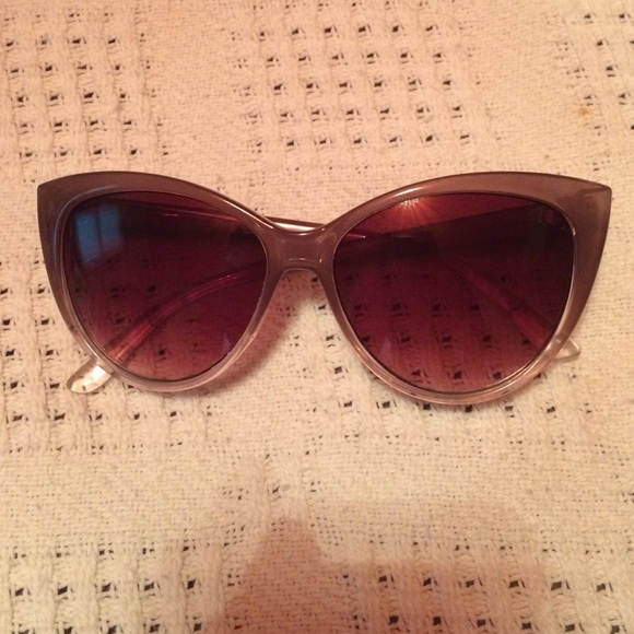 Grey/taupe sunglasses!