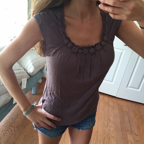 Anthropoloie Rosette T Shirt - Picture 2 of 3