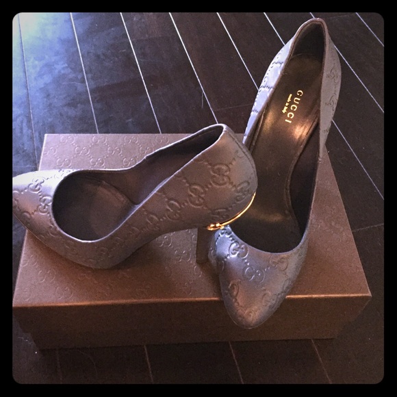 Navy Leather Gucci Pumps