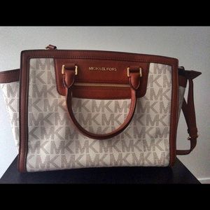 Michael Kors Selma Zip Large Tz Satchel
