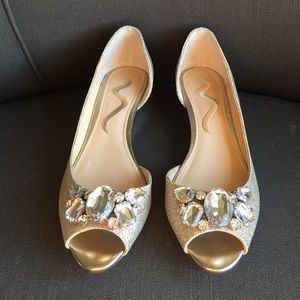 Nina gold glitter wedge size 6.5