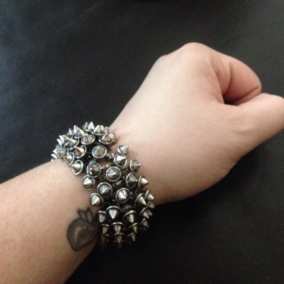 Stretchy metal stud bracelet