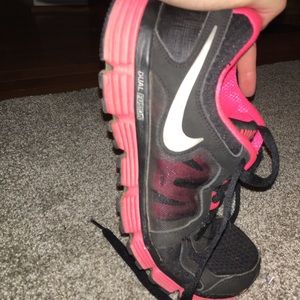 Nike Dual Fusion ST2 DISCOUNTED SHIPPING