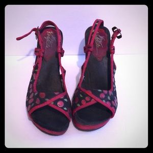 Very Volatile Sandal Wedge- Cherry