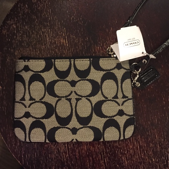 Coach wristlet - Picture 2 of 2