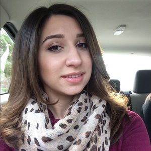 Meet your Posher, Aida
