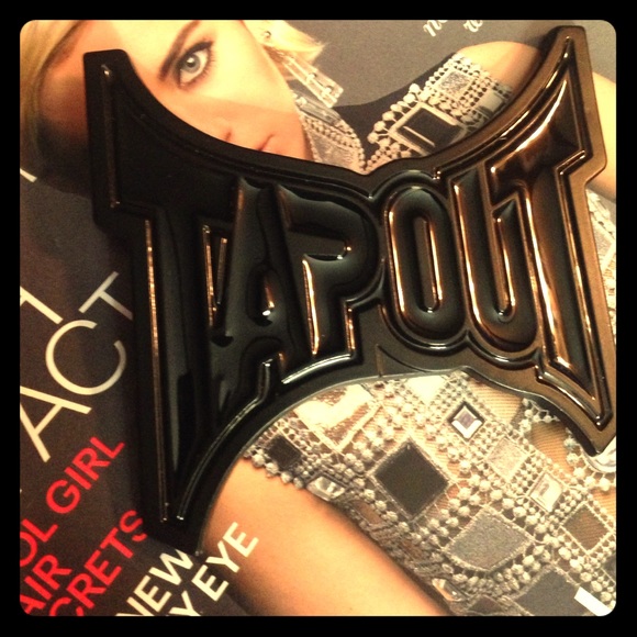TAPOUT belt buckle