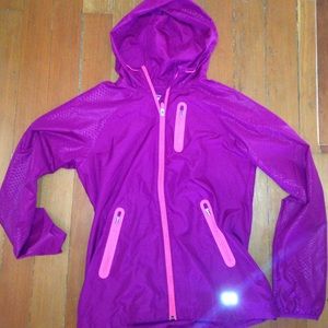 Under Armour fitted windbreaker
