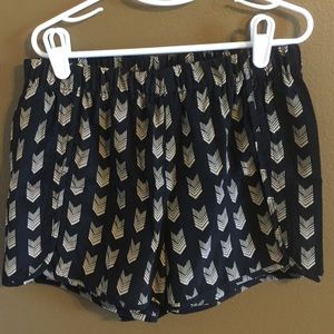Arrow print shorts