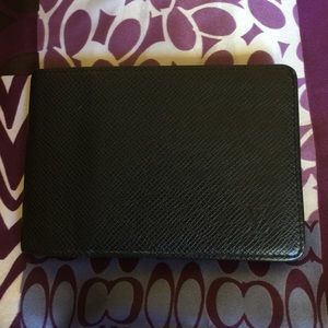 Authentic LOUIS VUITTON! New without box.