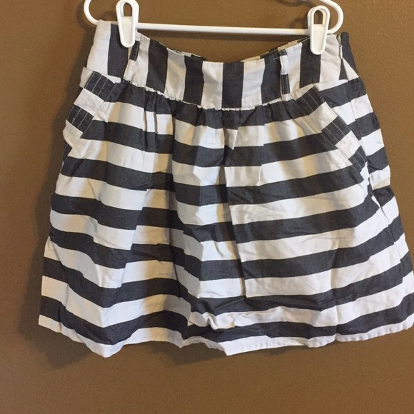 Striped skirt with pockets!