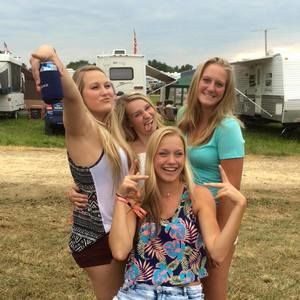 Meet your Posher, Jena