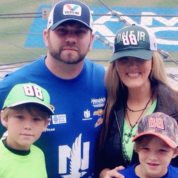 Meet your Posher, Kaci - Picture 3 of 4