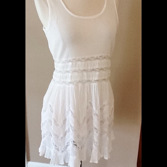 En Creme Dresses & Skirts - SALE! En Creme White Dress - NEW!