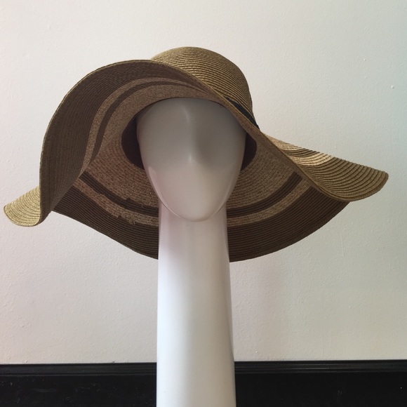 ⚡️ FLASH SALE ⚡️ Wide brim floppy hat