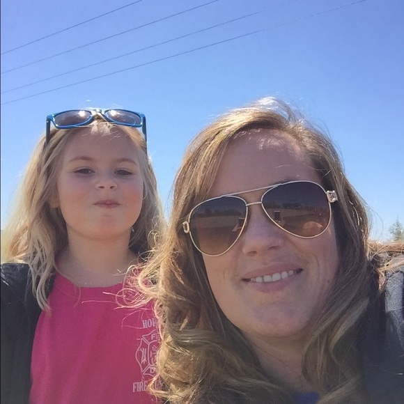 Meet your Posher, Tina - Picture 1 of 1