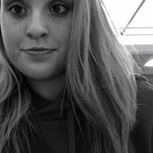 Meet your Posher, Holly