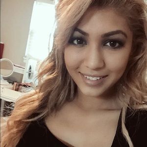 Meet your Posher, Delia