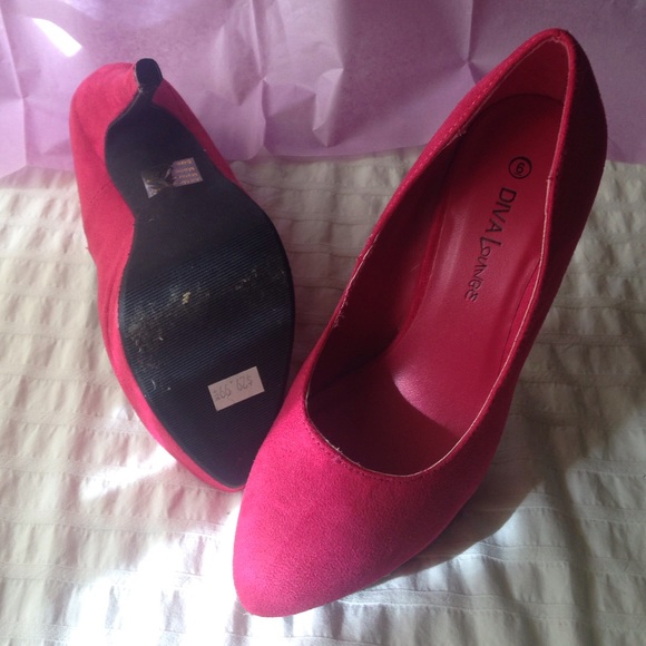 Hot pink pumps - Picture 2 of 4