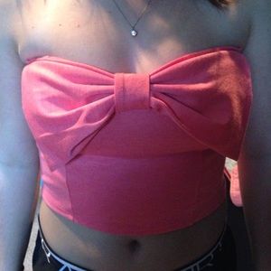 Strapless, bow crop top