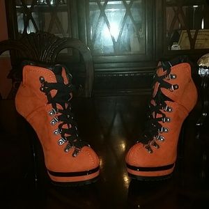 Shoe boots