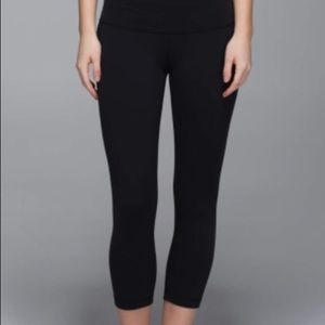 Size 6 Lululemon Wunder Under Crops