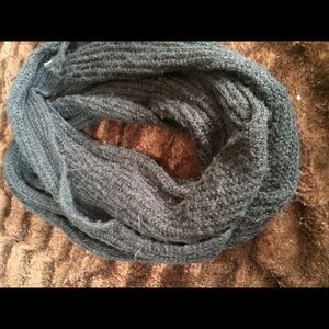 Super cute black scarf:)