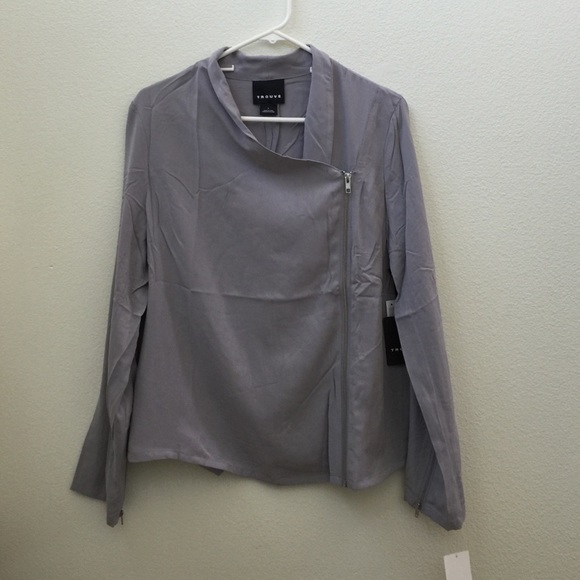 ❤️SOLD❤️Light Gray Top/Blazer - Picture 2 of 4