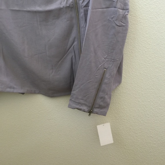 ❤️SOLD❤️Light Gray Top/Blazer - Picture 4 of 4