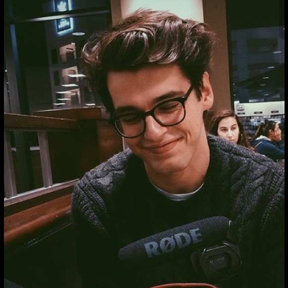 Meet your Posher, Alex - Picture 4 of 4