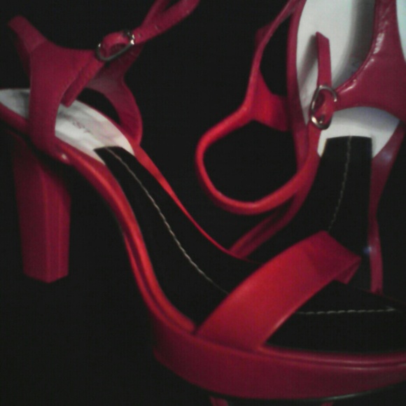 Nine West red heels