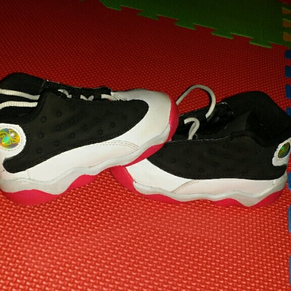 Hyper pink Jordan 13 toddler - Picture 2 of 3