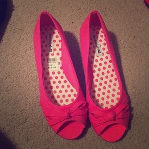 Pink American Eagle Wedge size 2 1/2 or 5/6 womens