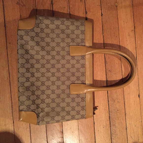 Gucci Handbags - Gucci tote