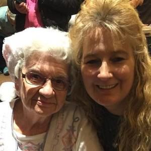 Meet your Posher, Laurie