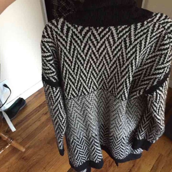 Long sweater - Picture 3 of 3