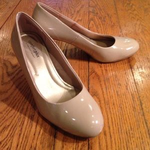 Nude Patton Leather Pumps