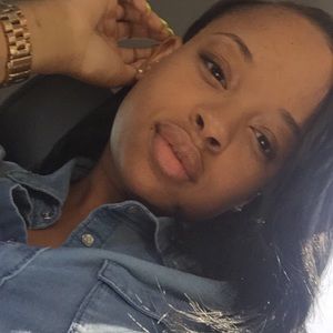 Meet your Posher, Shawna