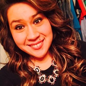 Meet your Posher, Perla