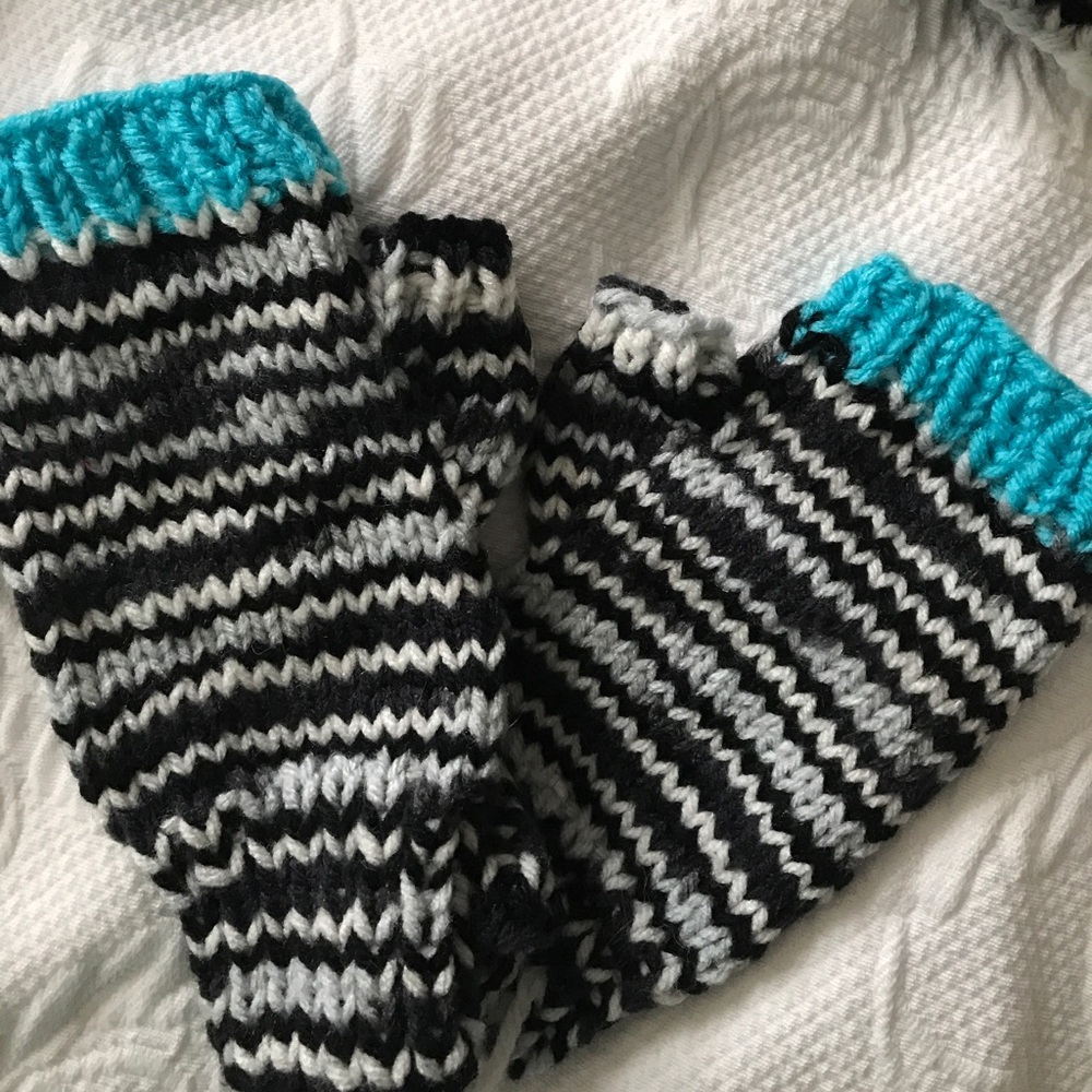 Hand Knit Fingerless Mittens - Picture 5 of 6