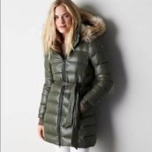 flash sale! American Eagle Get Down Puffer Parker