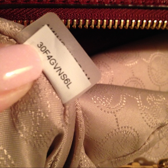 XXXSOLDXXXMichael Kors bag - Picture 2 of 3
