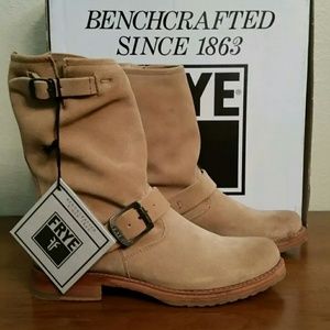 SOLD 🚫 Frye Veronica Short Suede Boots in Camel