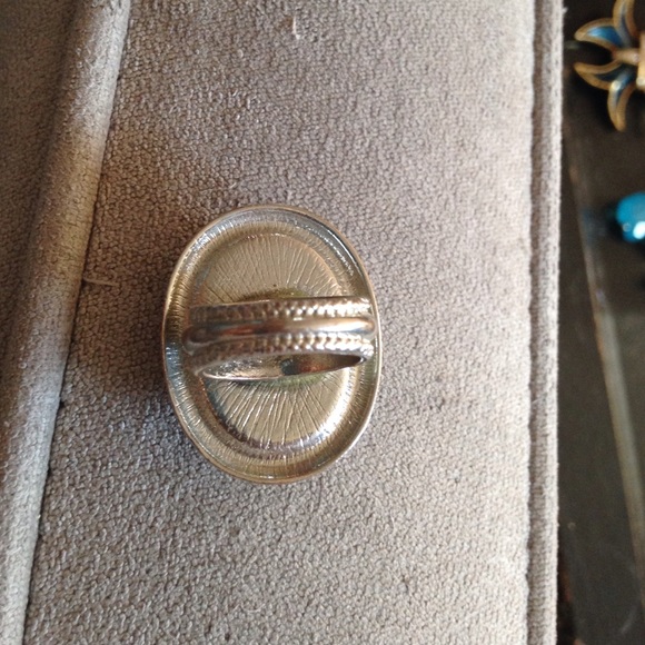 Black and silver ring - Picture 4 of 4