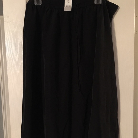 LOFT Dresses & Skirts - Black skirt with elastic, drawstring waist