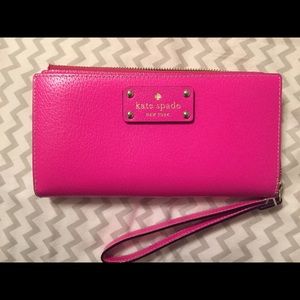 kate spade wristlet wallet